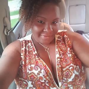 Meet your Posher, Monique